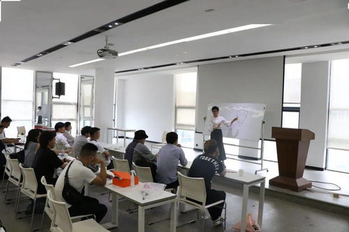 中国发制品行业第二期假发技术修剪培训圆满落幕，推动计算机软硬件辅助设备零售发展